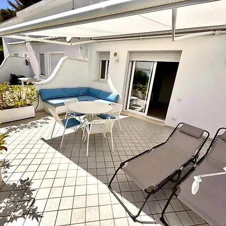 Primula Con Stupenda Terrazza Vista Mare 努马纳